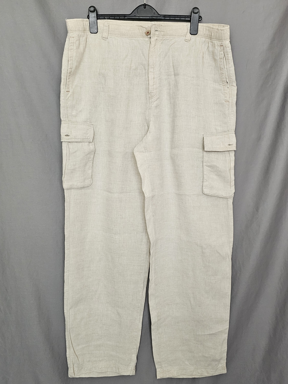 Tommy Bahama Vintage   Linen Beige Cargo Pants with Side Utility Pockets . Large